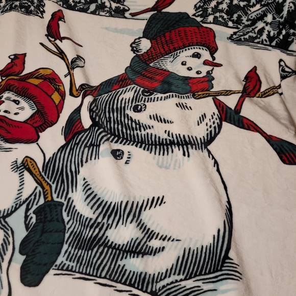 Hallmark Fleece Christmas Blanket - Picture 4 of 11